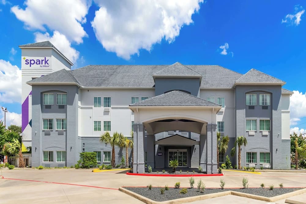 Spark by Hilton Missouri City featured exterior or lobby in Missouri City, TX — similar hotel