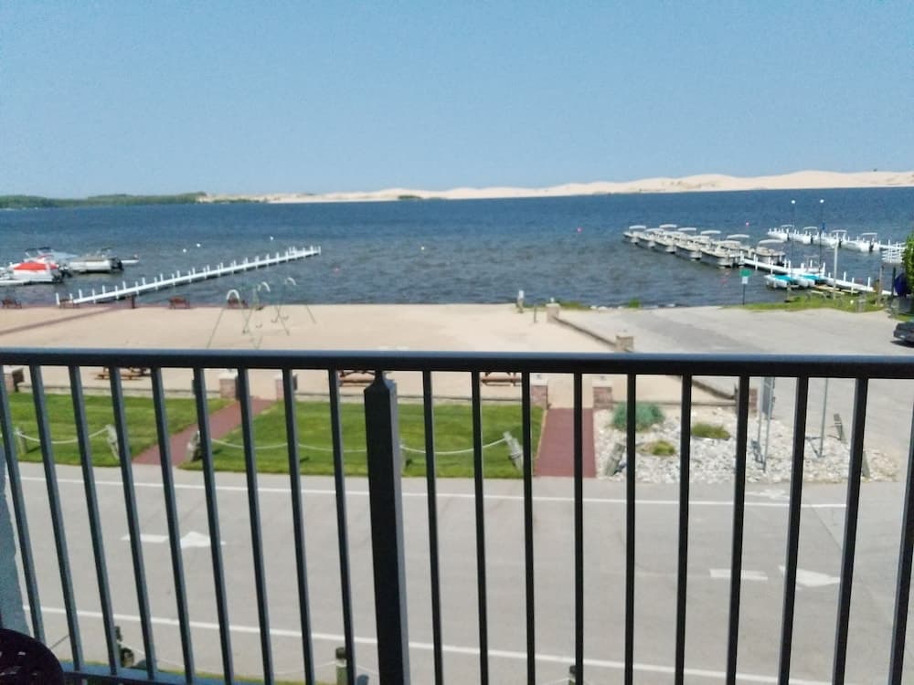 Dunes Waterfront Resort gallery photo in Mears, MI — image 49