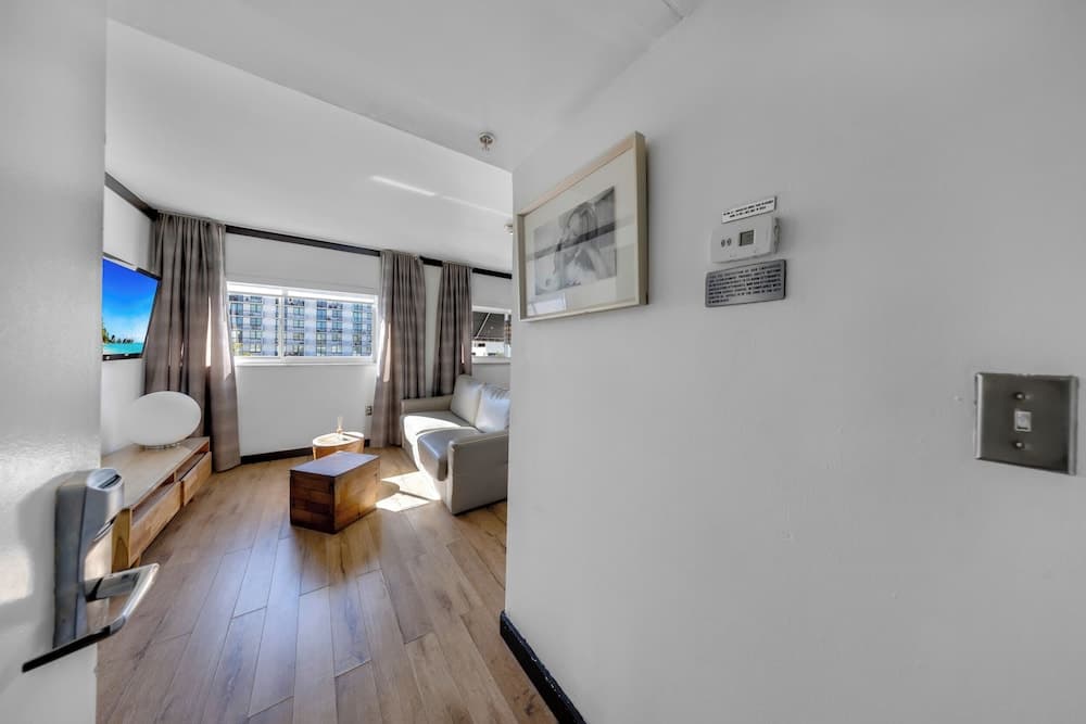 The Shoreline Suites interior in Miami Beach, FL — gallery photo 2