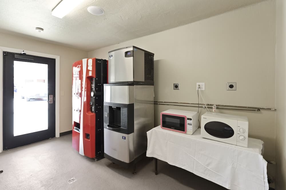 Le Blanc Inn & Suites gallery photo in El Monte, CA — image 32