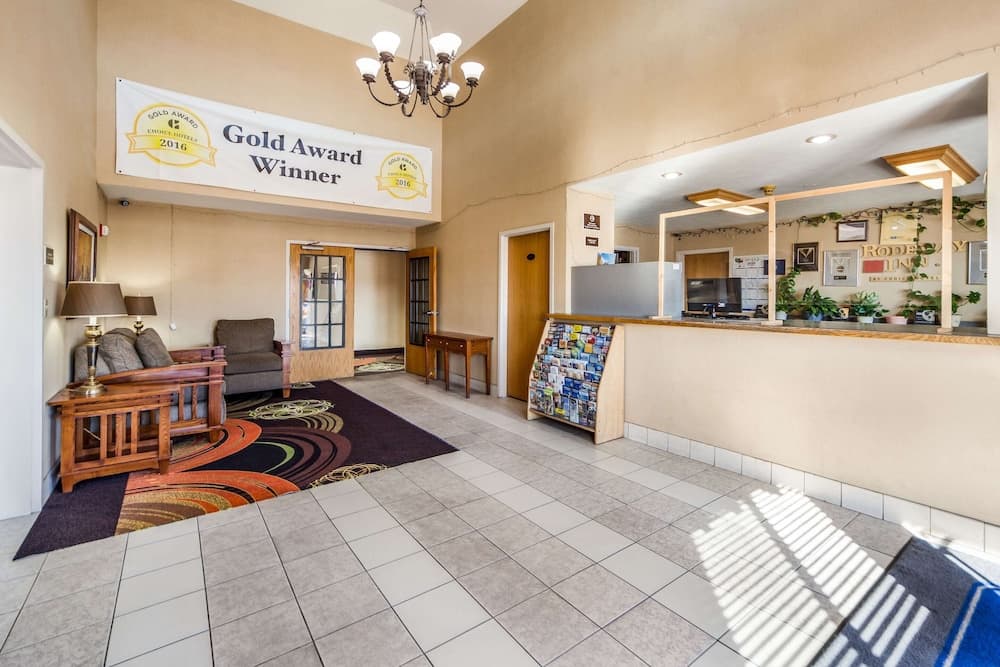 Super 8 by Wyndham Cozad property views in Cozad, NE — gallery photo 3