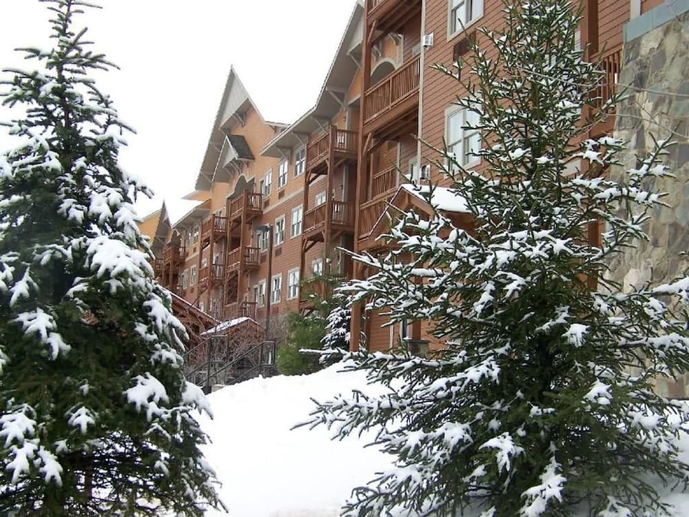 Kaatskill Mountain Club & Condos by Vail Resorts property views in Hunter — gallery photo 3