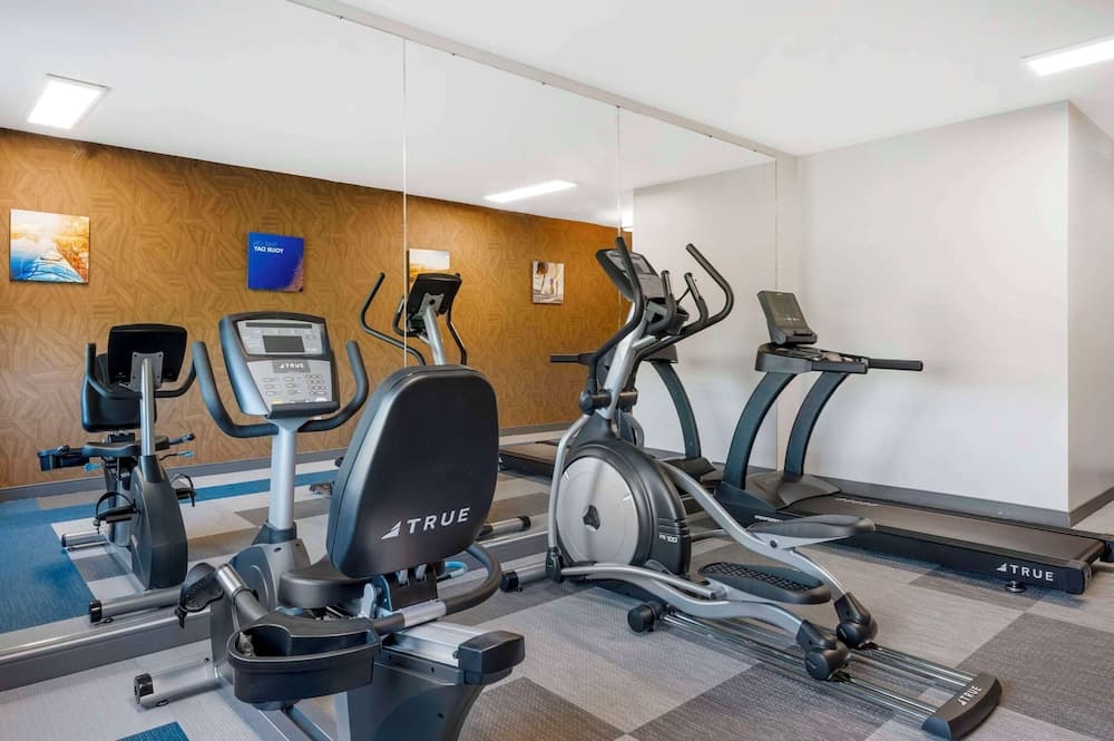 Comfort Inn Kendallville East gallery photo in Kendallville, IN — image 22