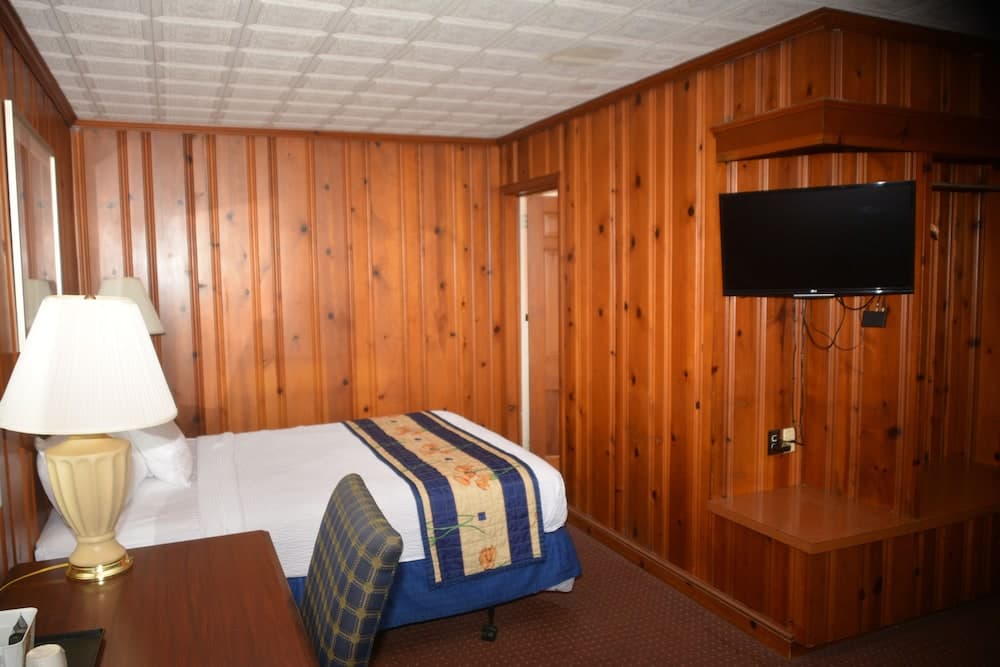 Potomac River Motel property views in Hancock, MD — gallery photo 3