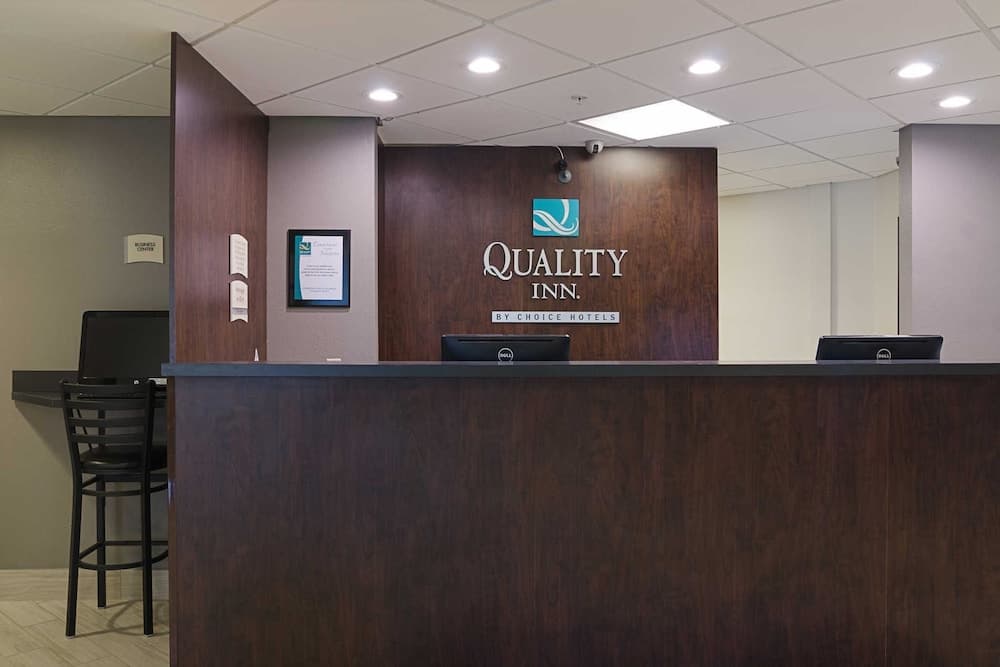 Quality Inn Seaside Oregon Coast property views in Seaside, OR — gallery photo 3