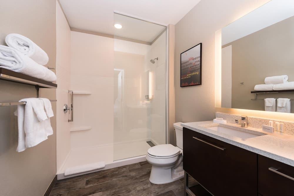 TownePlace Suites by Marriott Allentown West interior in Allentown, PA — gallery photo 2