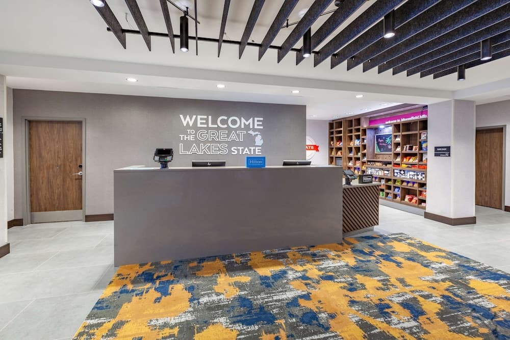Hampton Inn & Suites Bloomfield Hills Detroit interior in Bloomfield Hills, MI — gallery photo 2