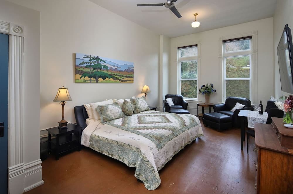Palace Hotel Port Townsend property views in Port Townsend, WA — gallery photo 3