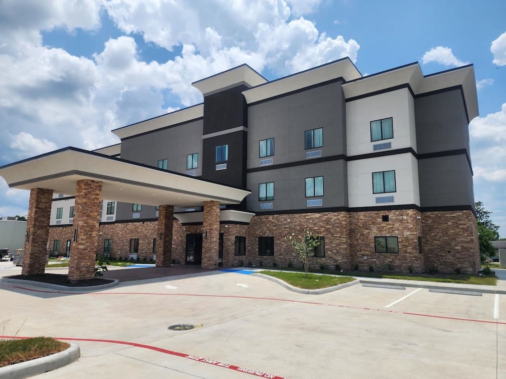 Holiday Inn Express & Suites Dayton Highway 90 by IHG featured exterior or lobby in Dayton, TX — similar hotel