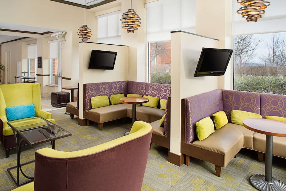 Hilton Garden Inn Hartford North/Bradley Int'l Airport interior in Windsor — gallery photo 2