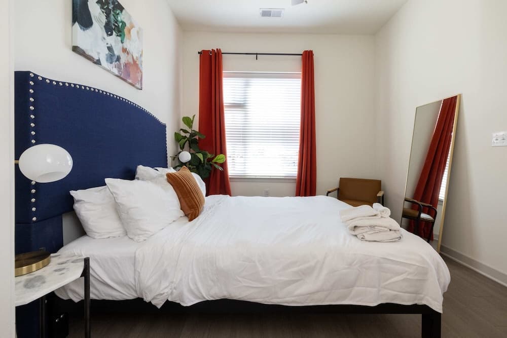 CozySuites at Nulu property views in Louisville, KY — gallery photo 3