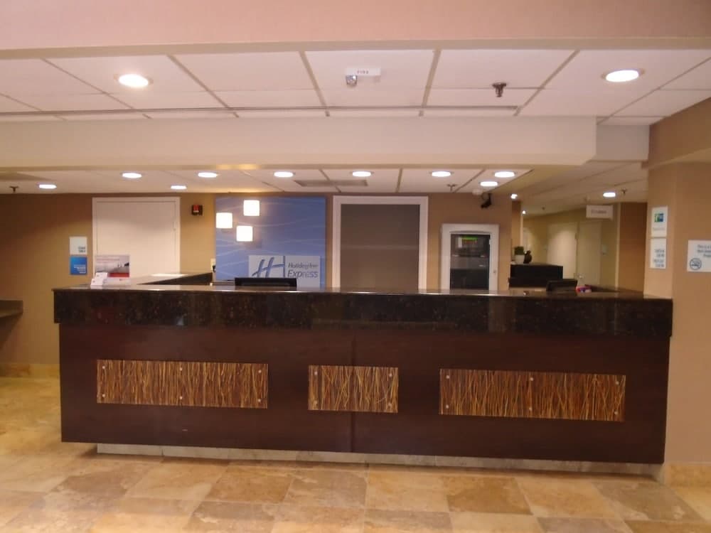 Holiday Inn Express Richmond - Midlothian Turnpike by IHG interior in Richmond, VA — gallery photo 2