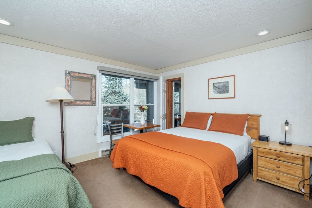Mountainside Inn 115/117 2 Bedroom Hotel Room — hotel in Telluride, Colorado