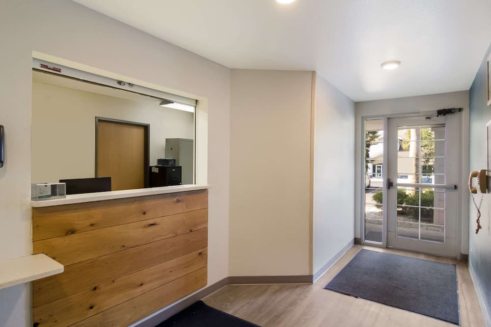 WoodSpring Suites Jacksonville East 295 Cruise Port property views in Jacksonville, FL — gallery photo 3
