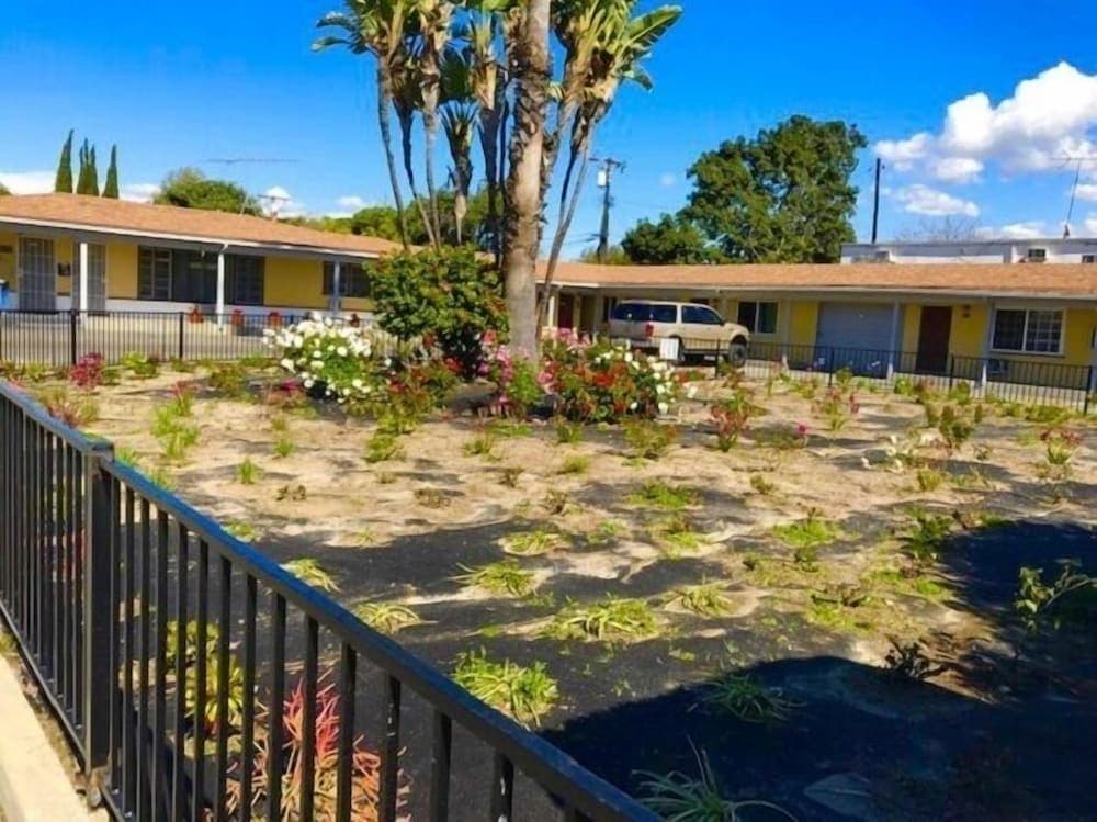 Sunshine Village Motel gallery photo in Santa Ana, CA — image 13