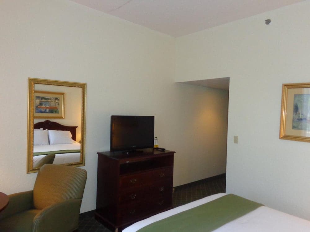 Ruskin Inn Hotel gallery photo in Ruskin, FL — image 6