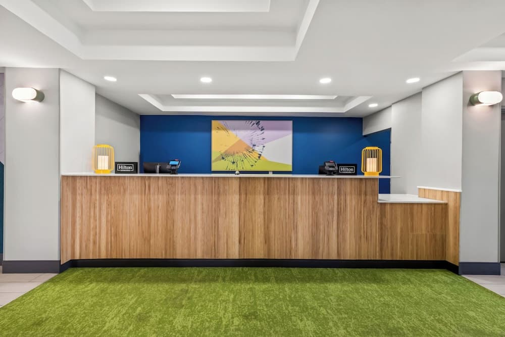 Spark by Hilton Catoosa interior in Catoosa, OK — gallery photo 2