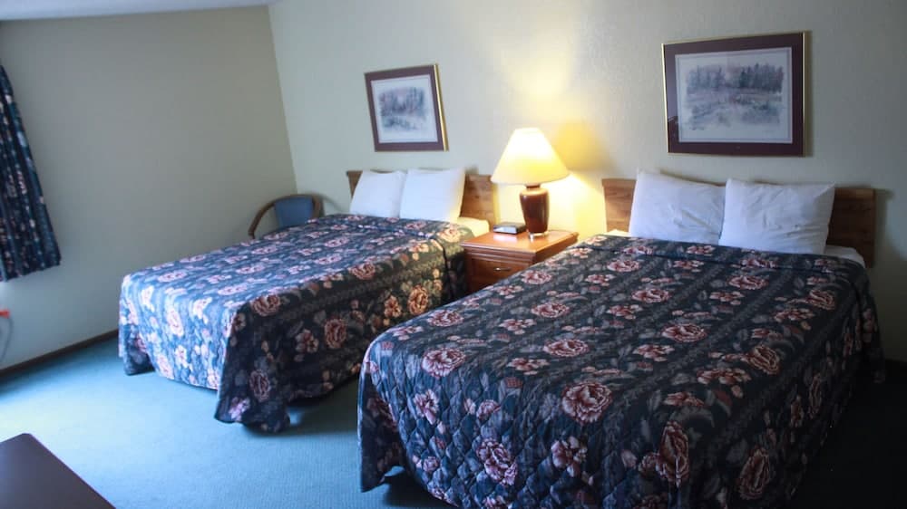 Shawano Four Seasons Hotel property views in Shawano, WI — gallery photo 3