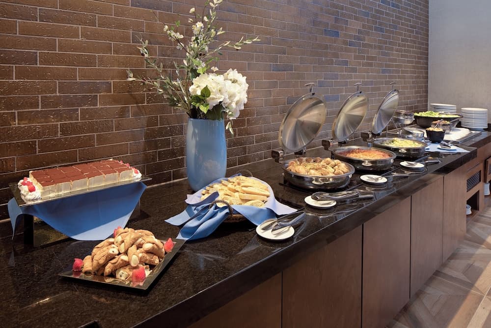 Nashville Airport Marriott interior in Nashville, TN — gallery photo 2