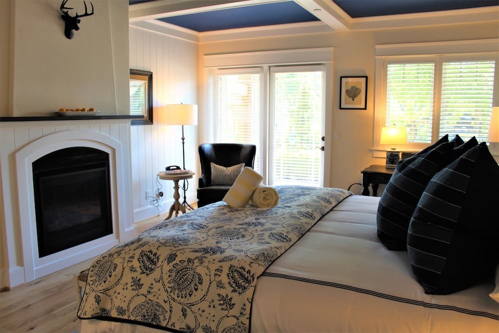 The Inn at Pleasant Beach gallery photo in Bainbridge Island, WA — image 4
