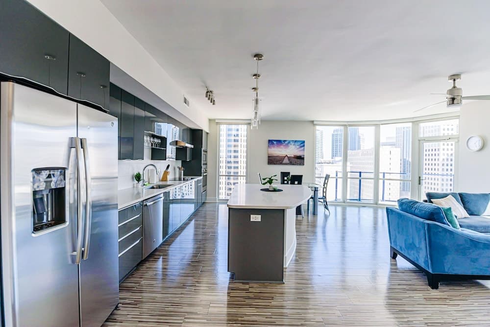 Charlotte Uptown Fully Furnished Apartments property views in Charlotte, NC — gallery photo 3