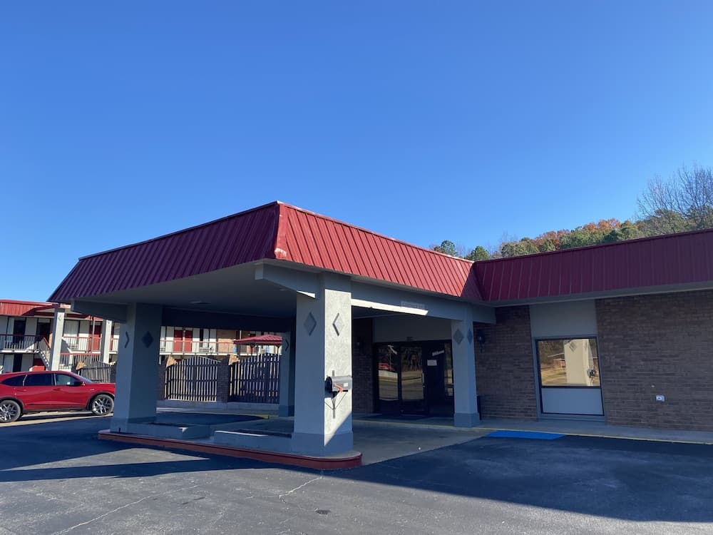 Red Roof Inn Jacksonville, AL — hotel in Jackson, Alabama