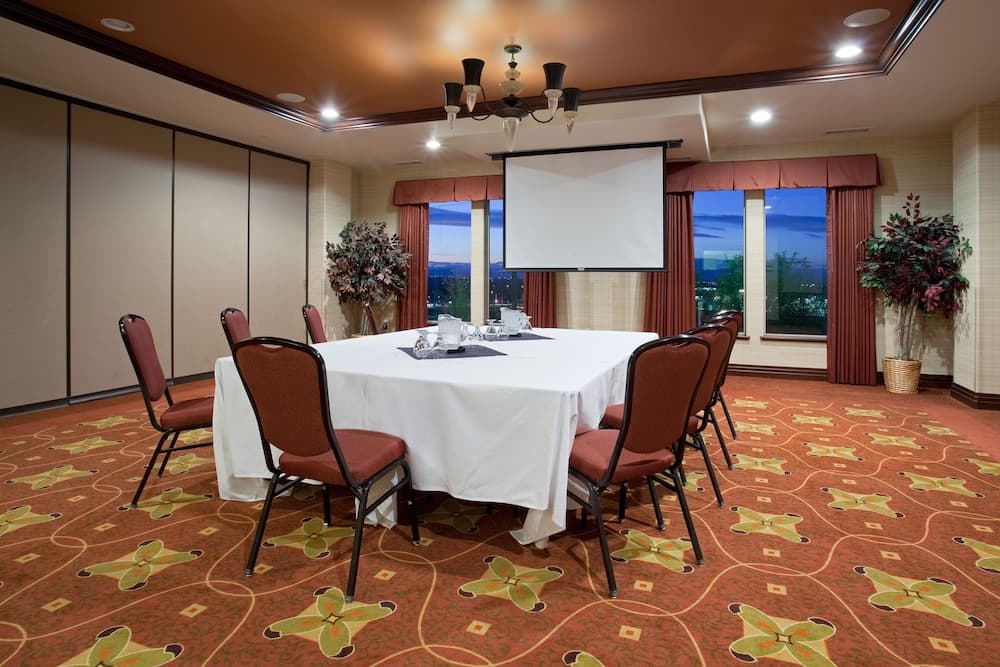 Holiday Inn Denver-Parker-E470/Parker Road by IHG interior in Parker, CO — gallery photo 2