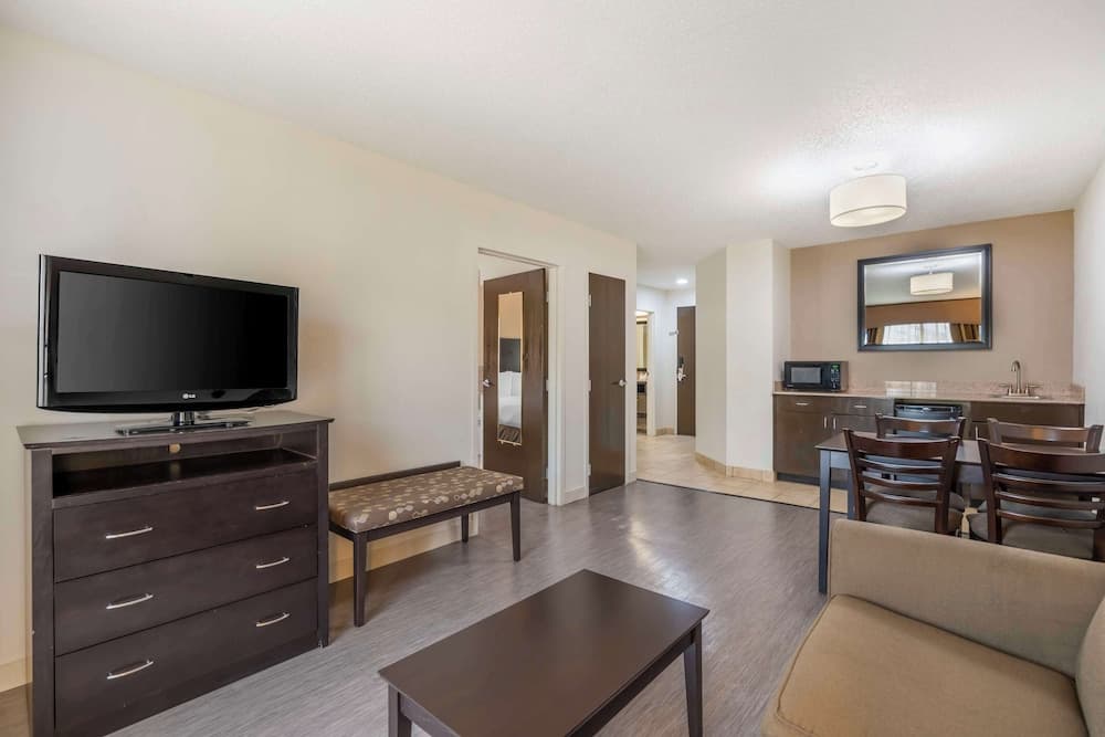 Best Western Suites featured exterior or lobby in Columbus, OH — similar hotel