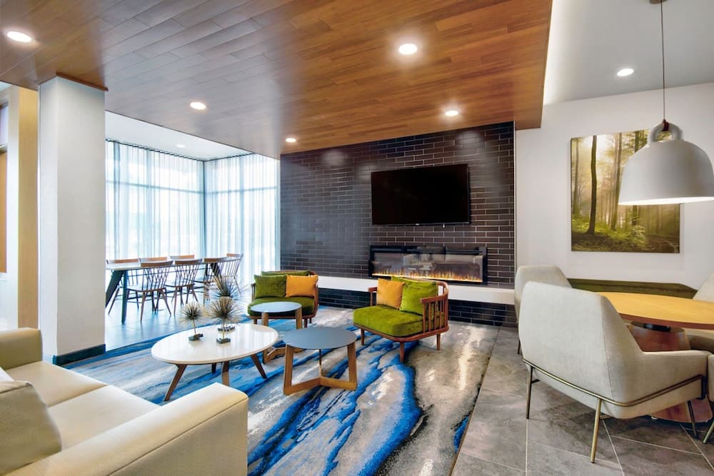 Fairfield Inn & Suites by Marriott Cincinnati North property views in West Chester, OH — gallery photo 3