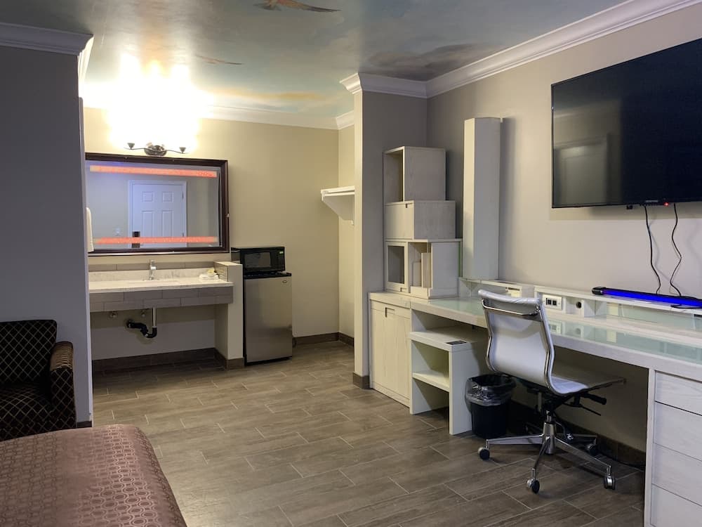 Mesa Motel gallery photo in Costa Mesa, CA — image 12