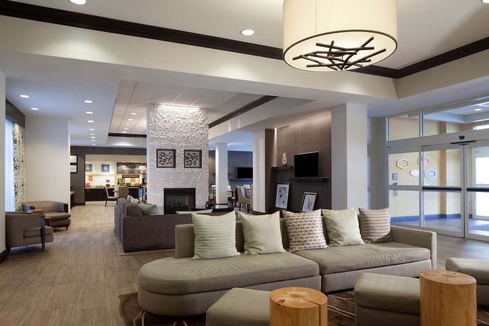 Hampton Inn Parsippany interior in Parsippany, NJ — gallery photo 2