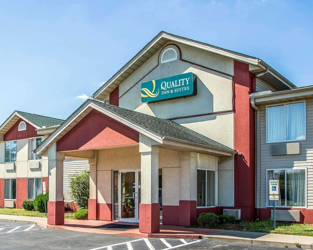 Quality Inn & Suites Middletown - Franklin featured exterior or lobby in Franklin, OH — similar hotel