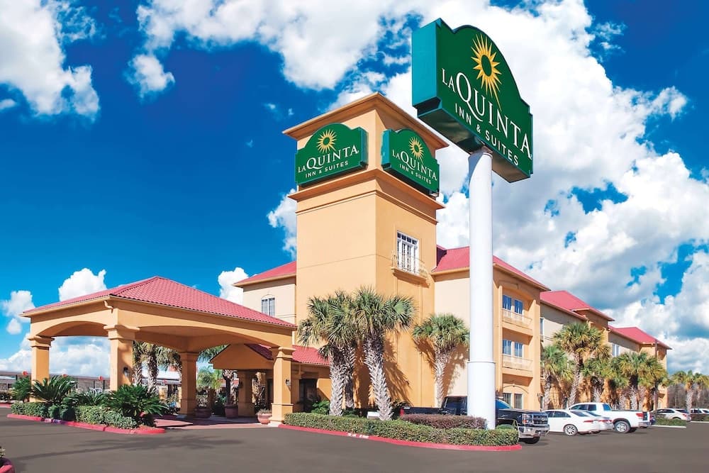 La Quinta Inn & Suites by Wyndham Beaumont West featured exterior or lobby in Beaumont, TX — similar hotel