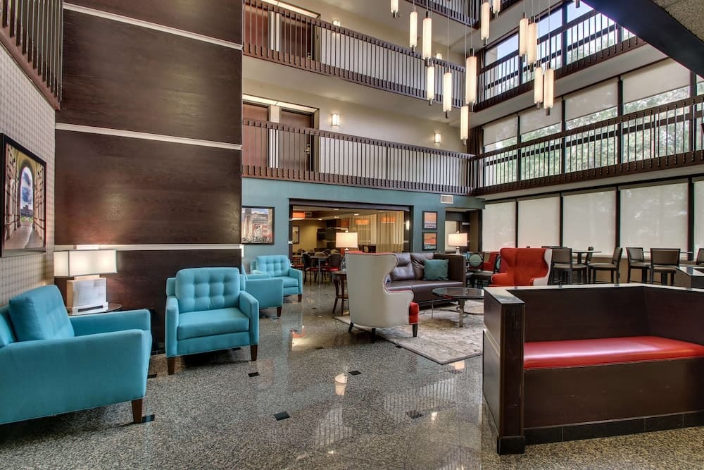 Heritage Inn & Suites The Woodlands, Trademark by Wyndham gallery photo in The Woodlands, TX — image 4