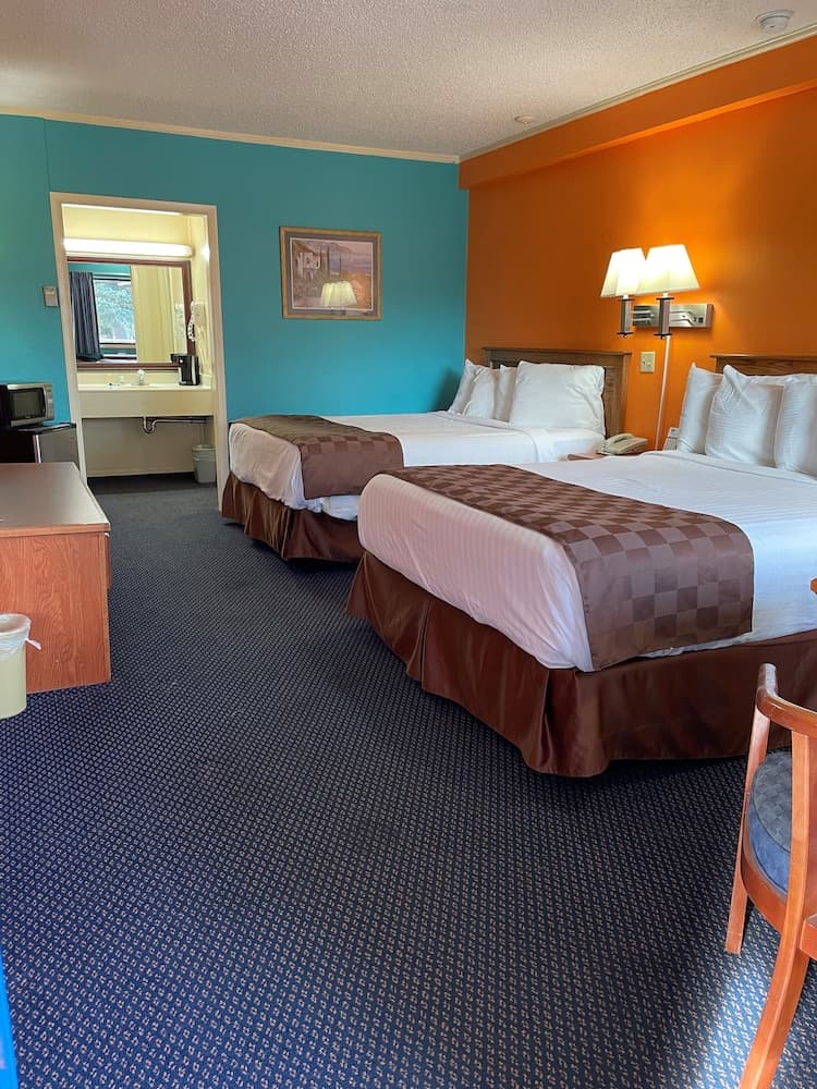 Asam Hotel interior in Goodland, KS — gallery photo 2