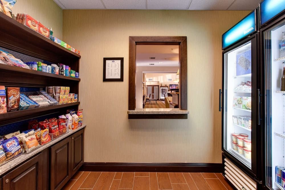 Hampton Inn & Suites Chicago/St. Charles gallery photo in St. Charles, IL — image 15