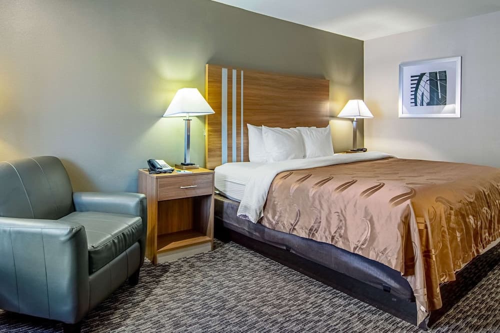Quality Inn Lagrange East I-85 property views in LaGrange, GA — gallery photo 3