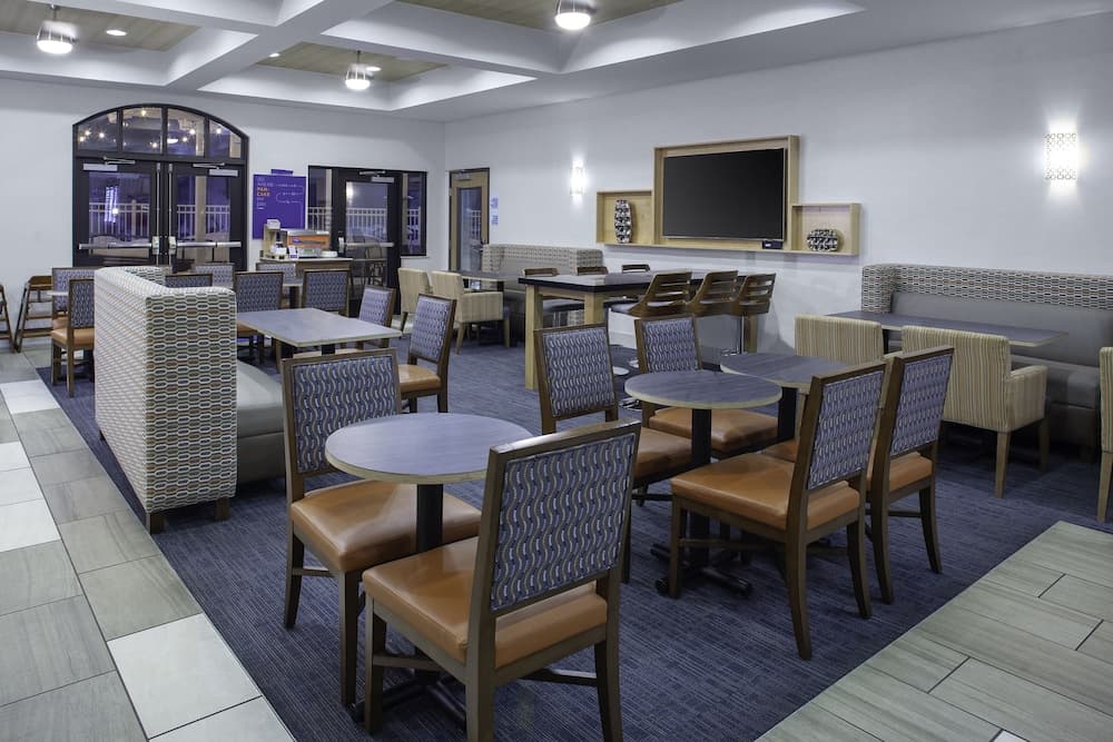 Holiday Inn Express & Suites Interstate 90 by IHG gallery photo in Coeur d'Alene, ID — image 7