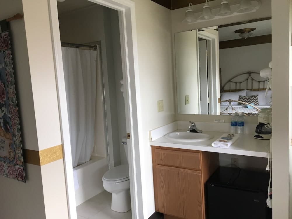 Sugarcreek Village Inn gallery photo in Sugarcreek, OH — image 23