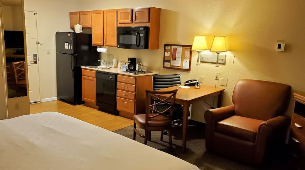 Candlewood Suites Fayetteville – University of Arkansas by IHG property views in Fayetteville, AR — gallery photo 3