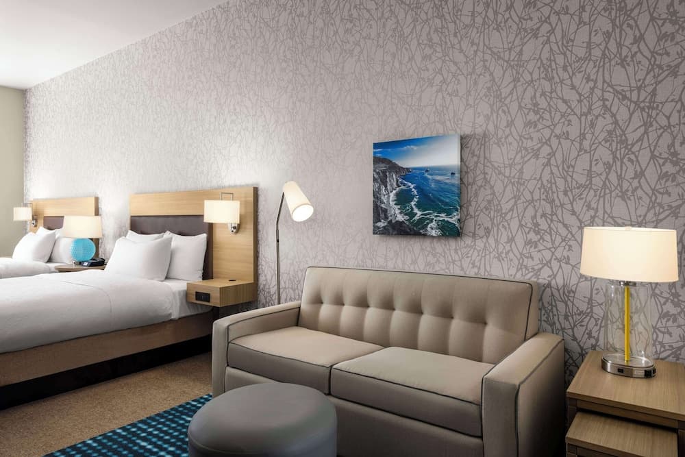 Home2 Suites by Hilton at the Dunes on Monterey Bay interior in Marina, CA — gallery photo 2