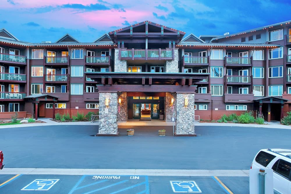 Juniper Springs Resort interior in Mammoth Lakes, CA — gallery photo 2