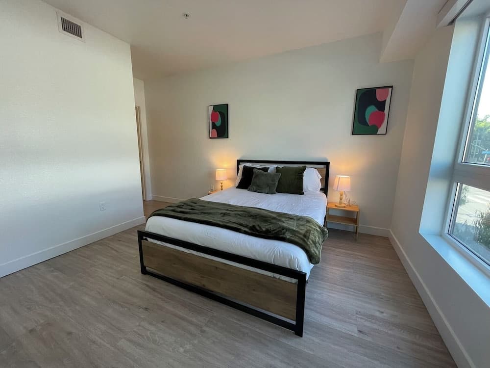 Modern Retreat in Koreatown interior in Los Angeles, CA — gallery photo 2