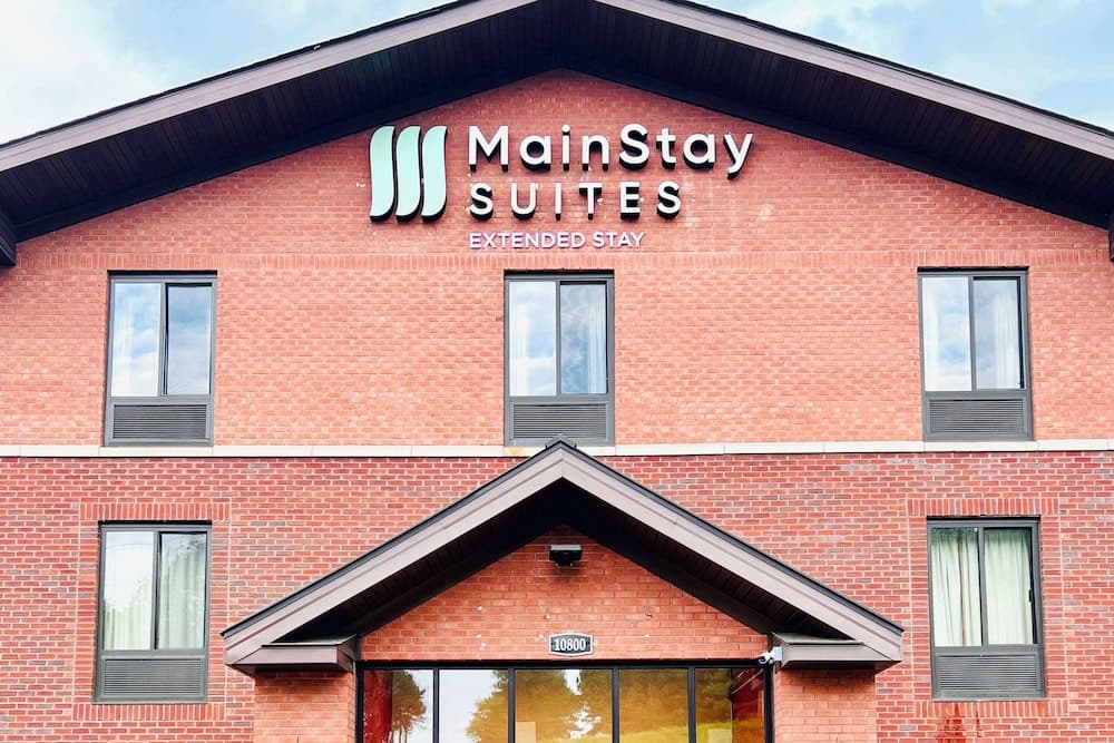 MainStay Suites Little Rock West Near Medical Centers featured exterior or lobby in Little Rock, AR — similar hotel