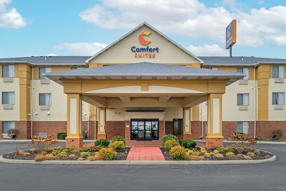 Comfort Suites Findlay I-75 near Sports Complex featured exterior or lobby in Findlay, OH — similar hotel