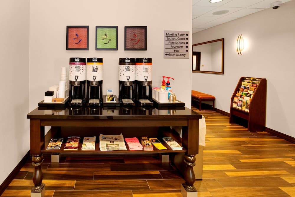 Hampton Inn Butler gallery photo in Butler, PA — image 33