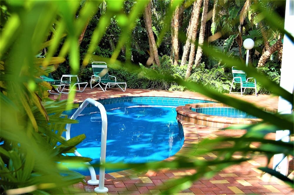 Siesta Palms By the Beach featured exterior or lobby in Siesta Key, FL — similar hotel