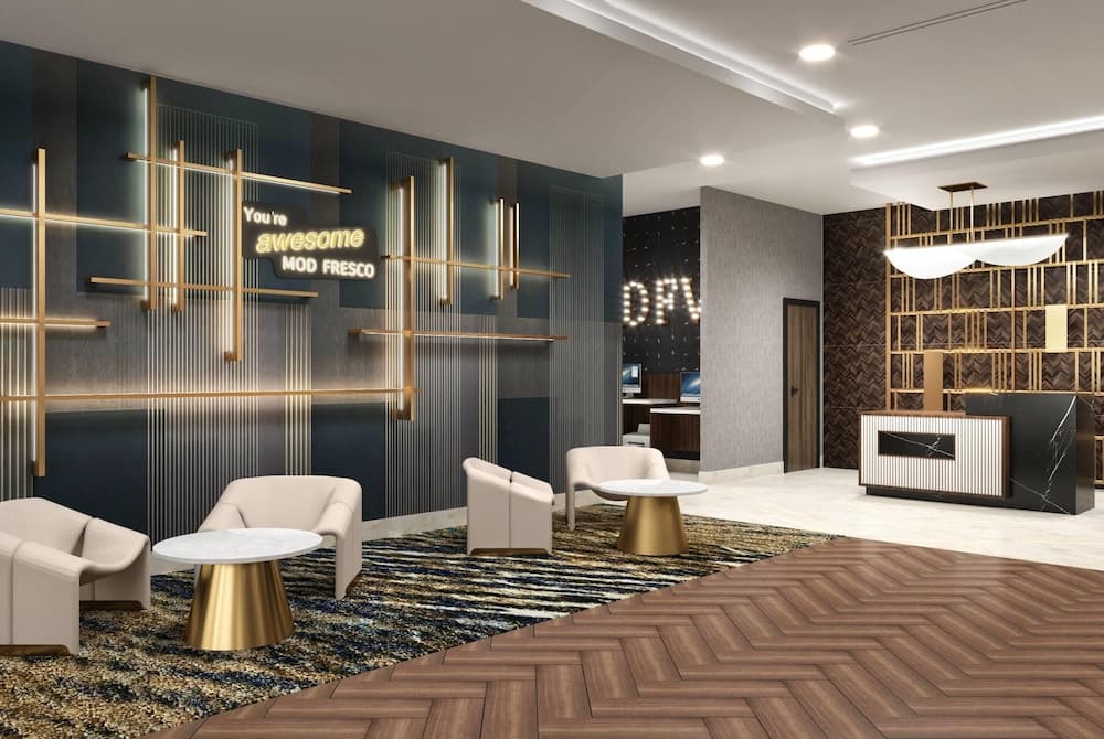 La Quinta Inn & Suites by Wyndham Mebane property views in Mebane, NC — gallery photo 3