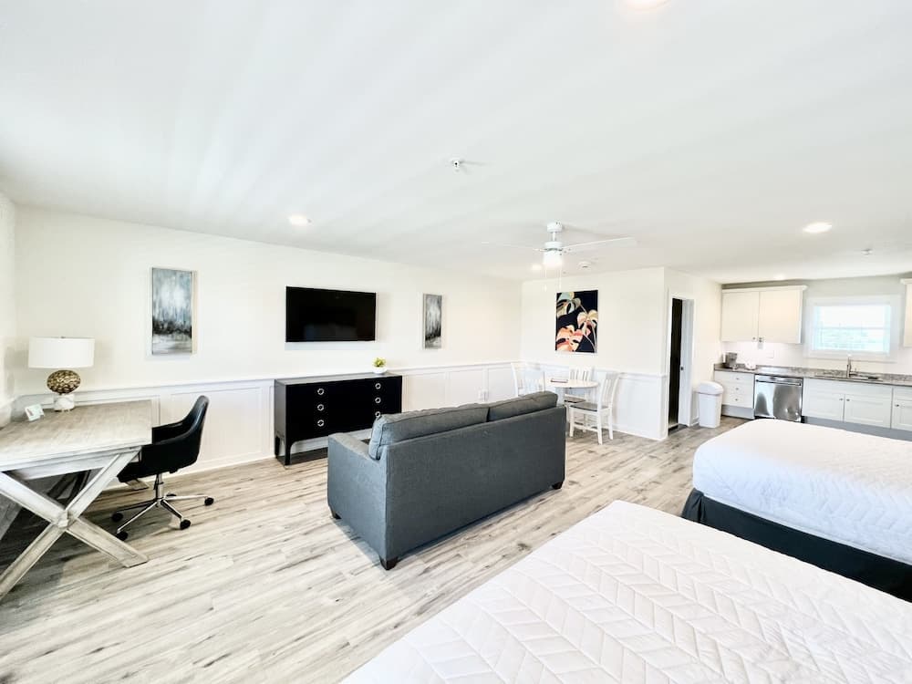 Saltwater Suites gallery photo in Holly Ridge, NC — image 53