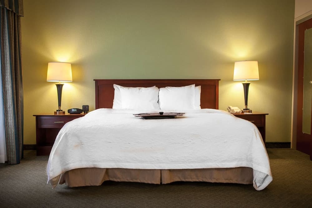 Hampton Inn & Suites Springfield-Southwest interior in Springfield, IL — gallery photo 2